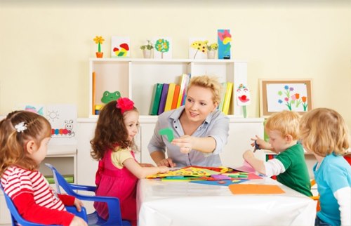 Triết lý giáo dục của phương pháp Montessori là gì?